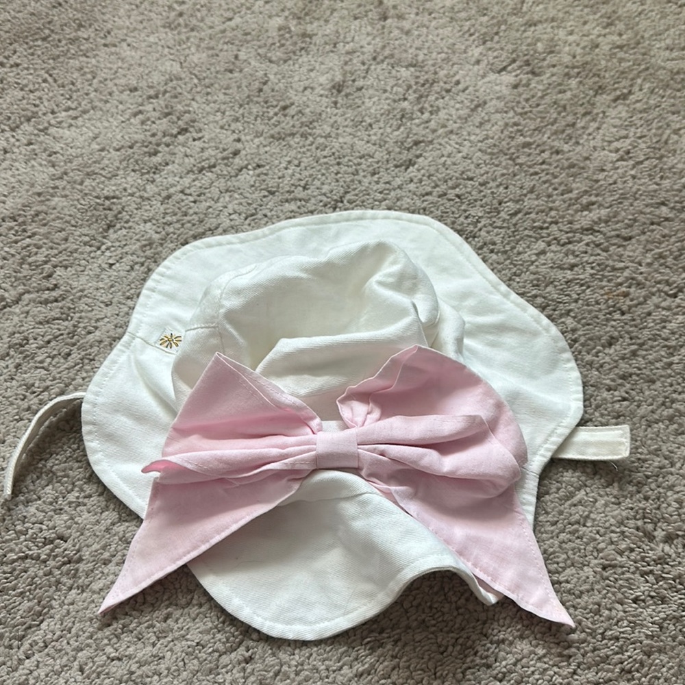 Jamie Rae Baby Bucket hat with pink bow